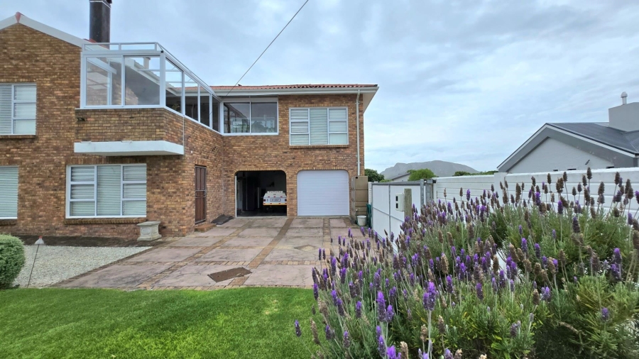 4 Bedroom Property for Sale in Kleinbaai Western Cape